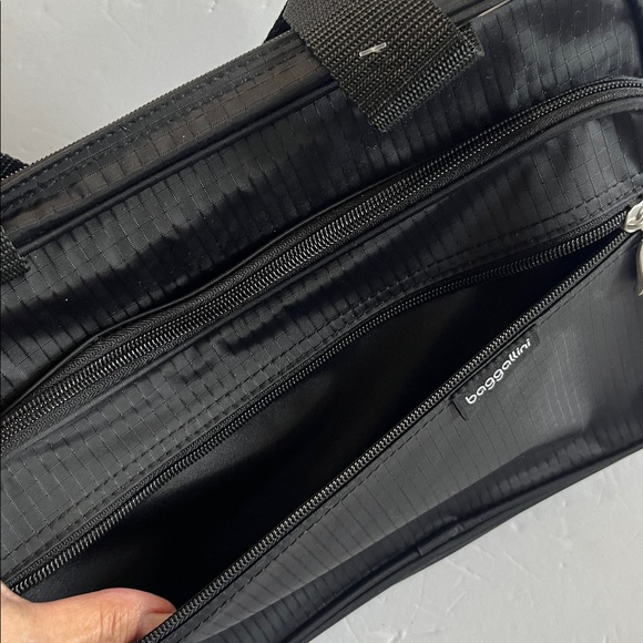 NWT BAGGALLINI “complete cosmetic” case - Picture 4 of 13